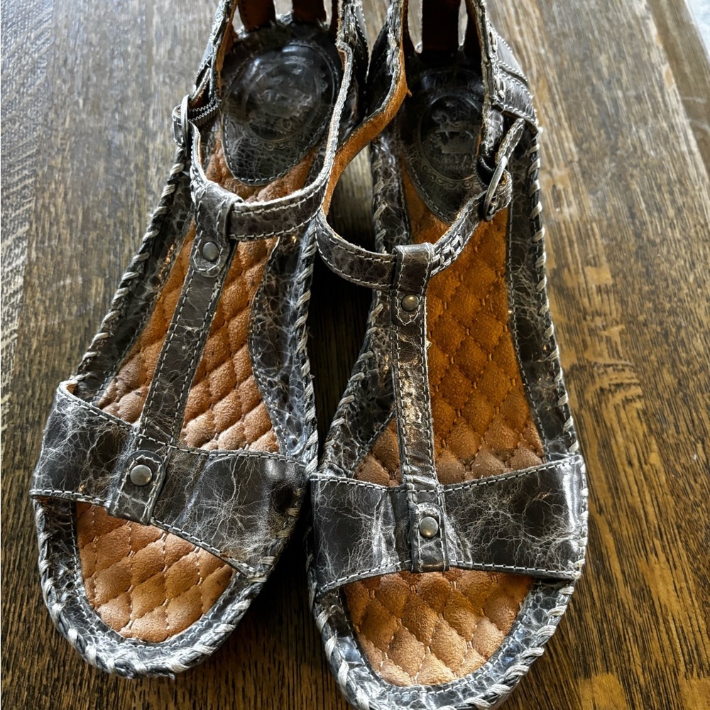 Ariat Shalimar gray/silver leather T-strap wedge sandals‎ size 9.5